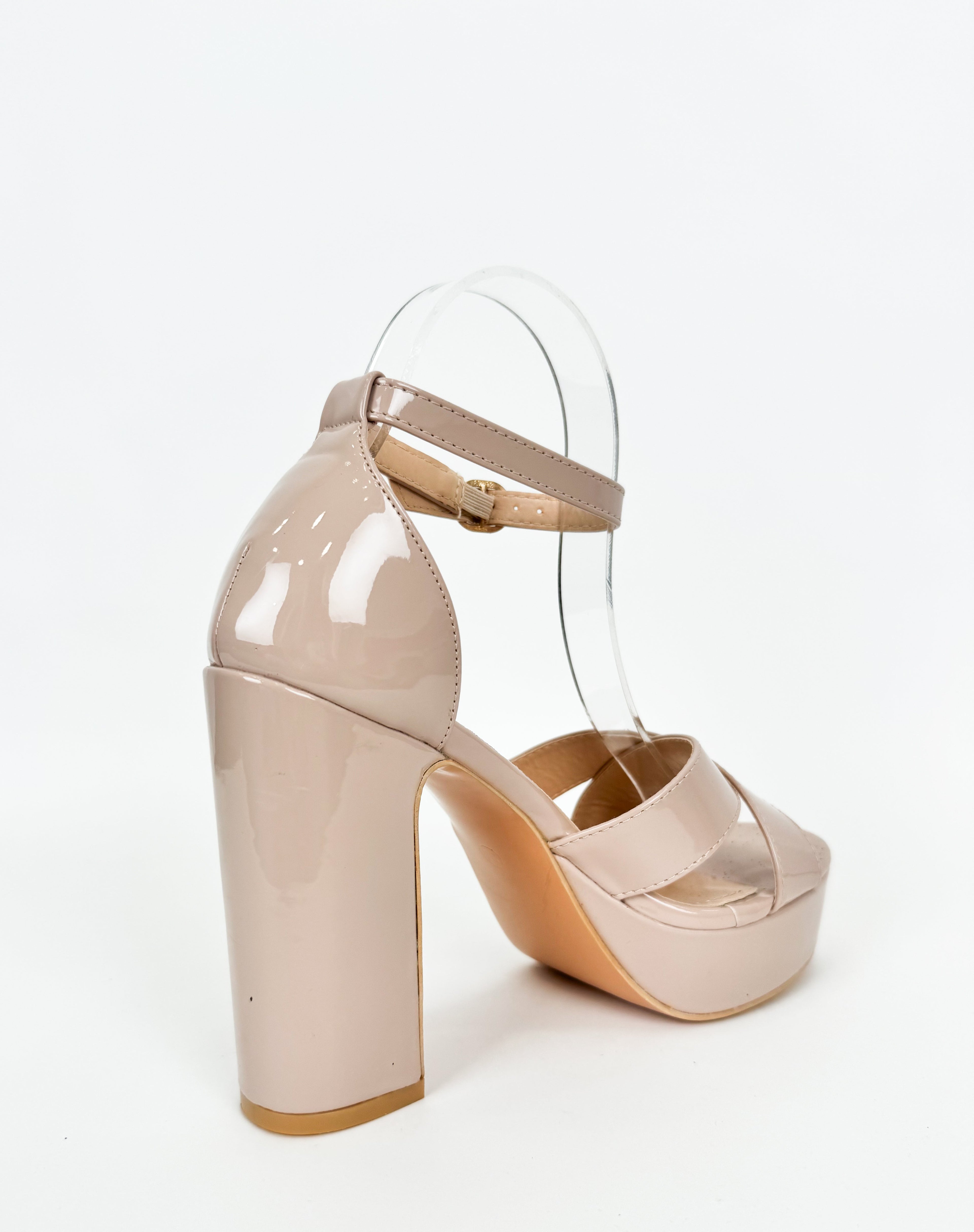 Sandalia Plataforma Charol Nude