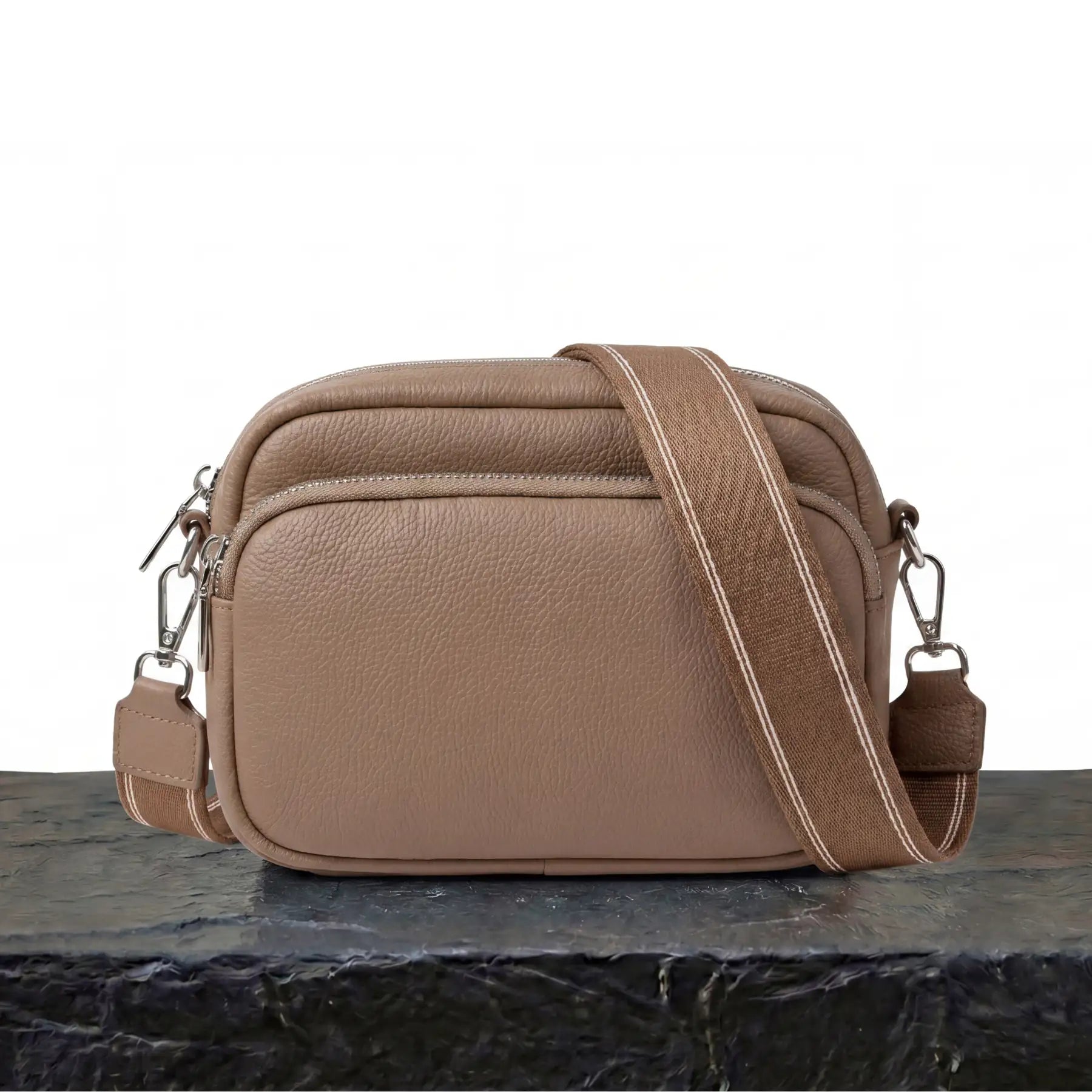 Bolso Bandolera Alba con Detalles Dorados