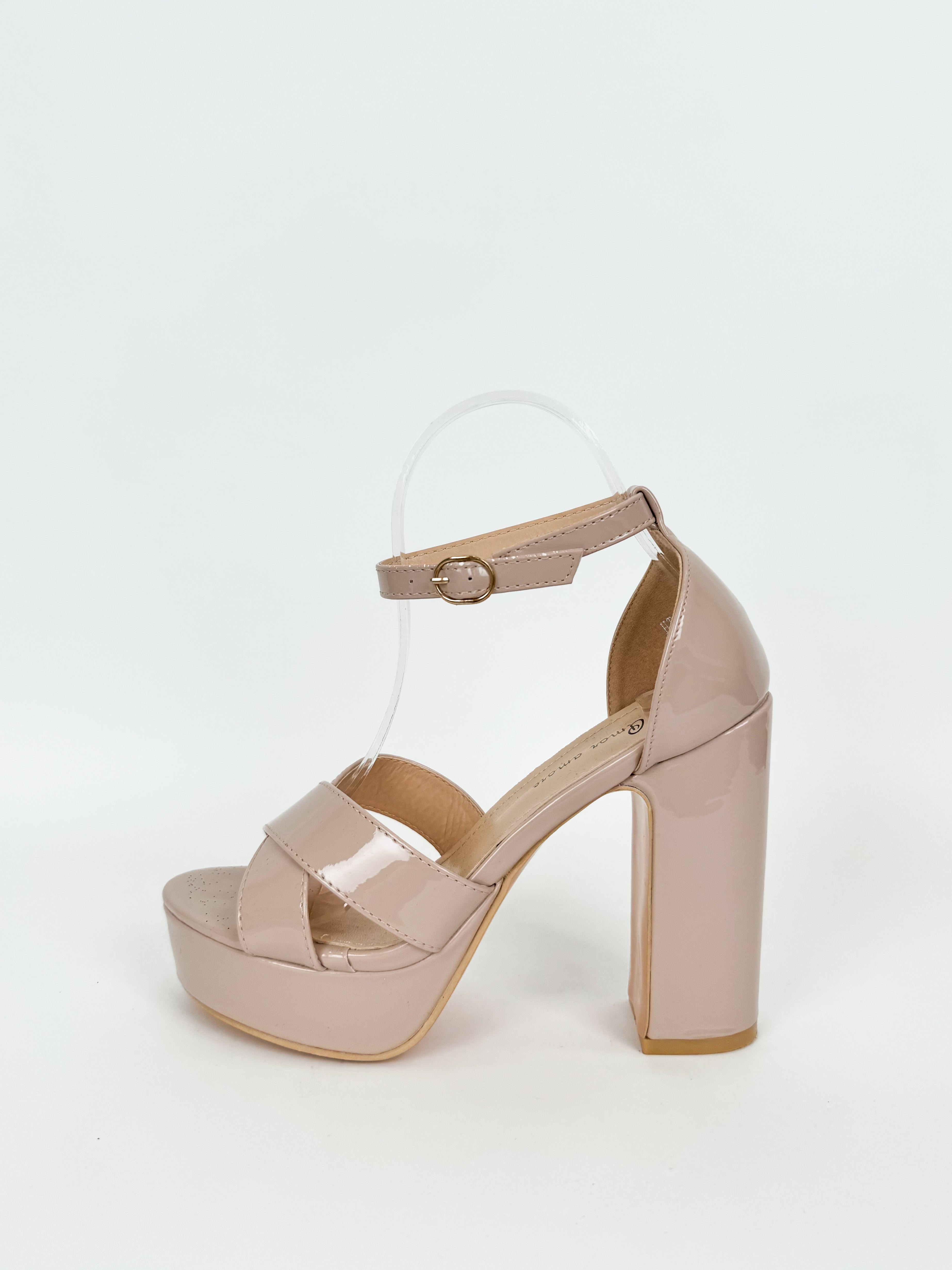 Sandalia Plataforma Charol Nude