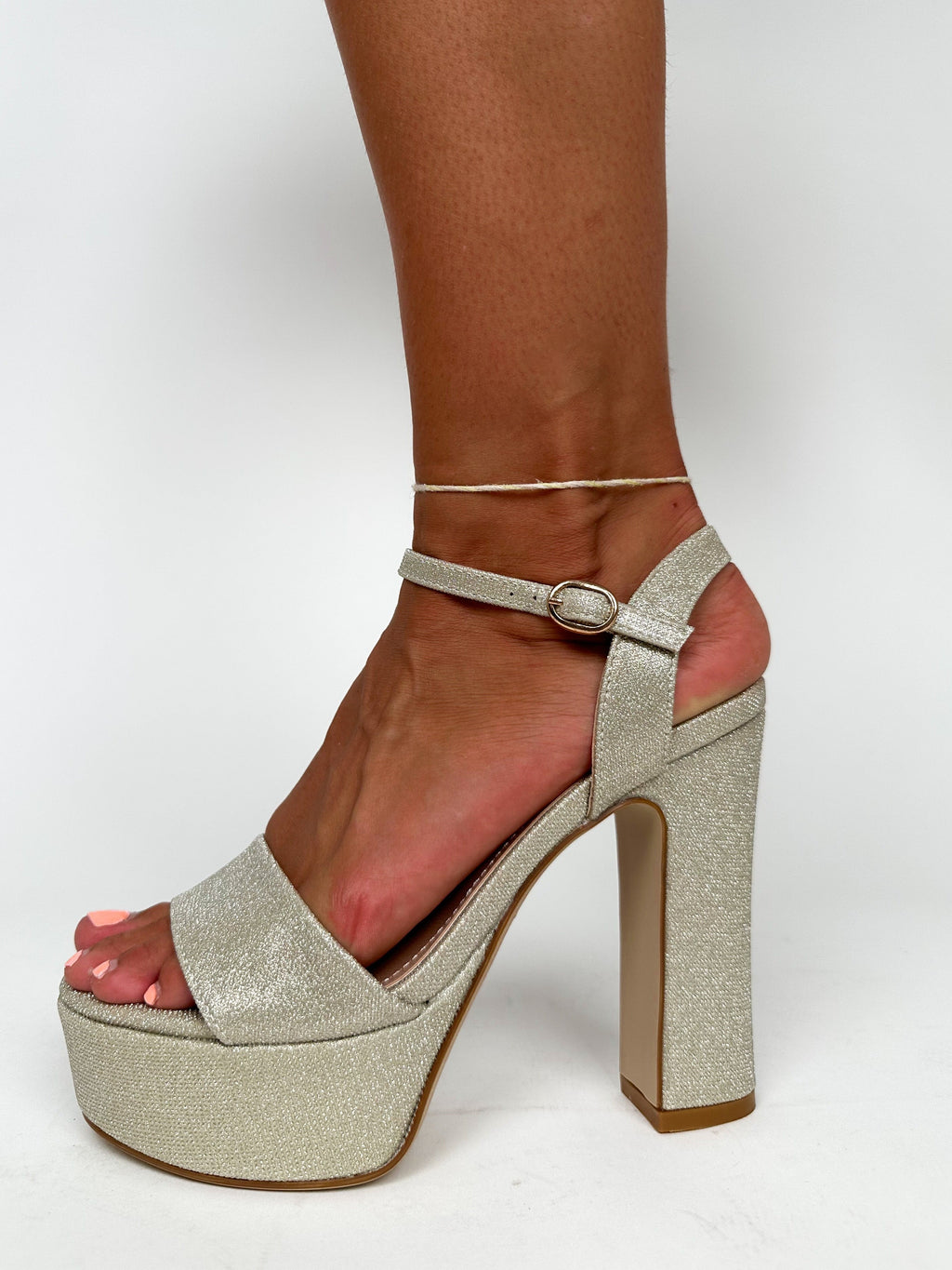 Sandalia Plataforma Glitter Dorada