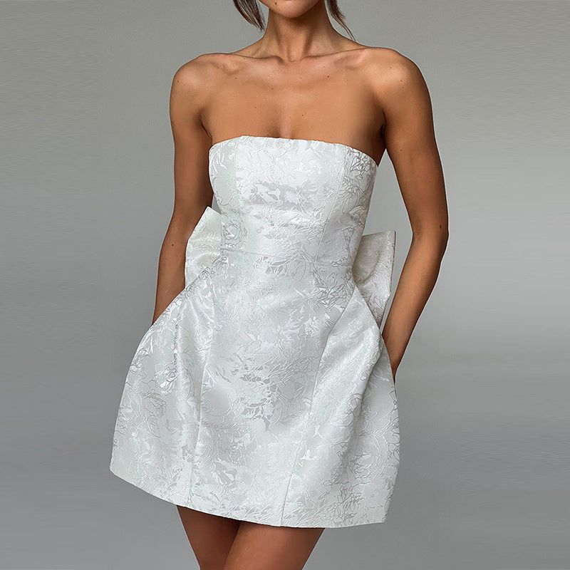 Vestido Mini de Cóctel Color Champán con Hombros Descubiertos y Detalle de Lazo