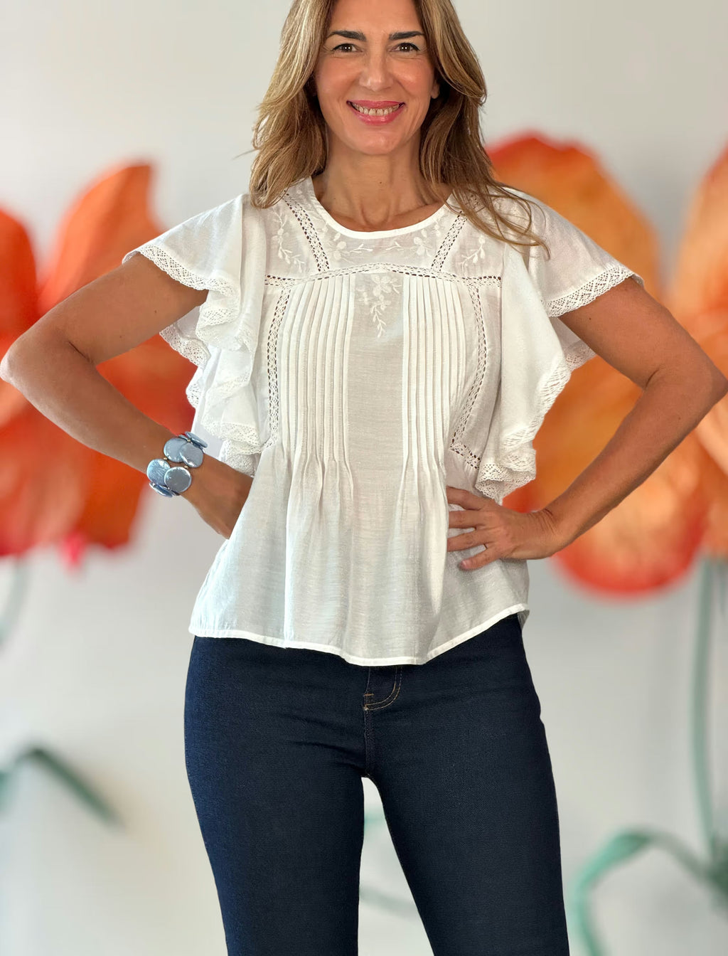 Blusa Blanca Bordada con Encajes
