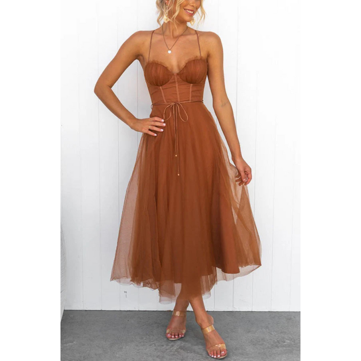 Vestido Midi de Verano con Tirantes Finos y Diseño Moderno y Femenino
