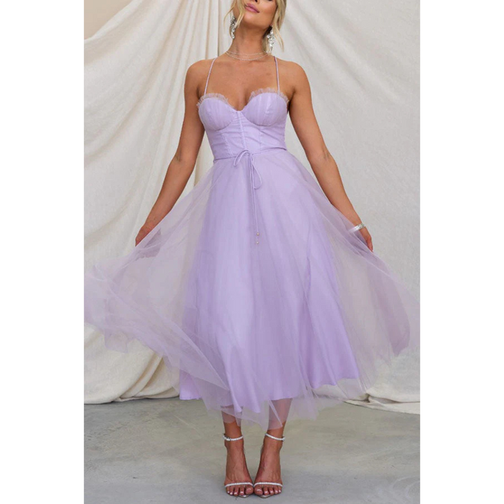 Vestido Midi de Verano con Tirantes Finos y Diseño Moderno y Femenino