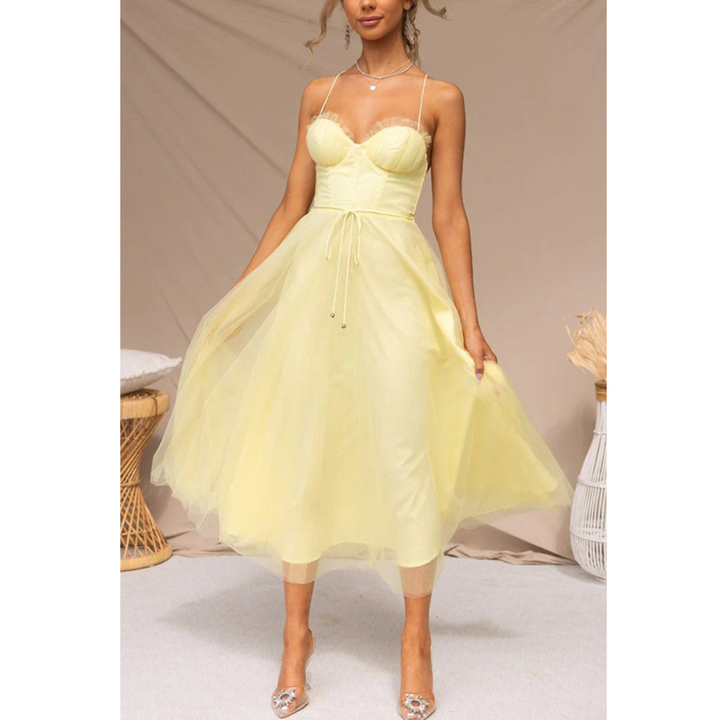 Vestido Midi de Verano con Tirantes Finos y Diseño Moderno y Femenino