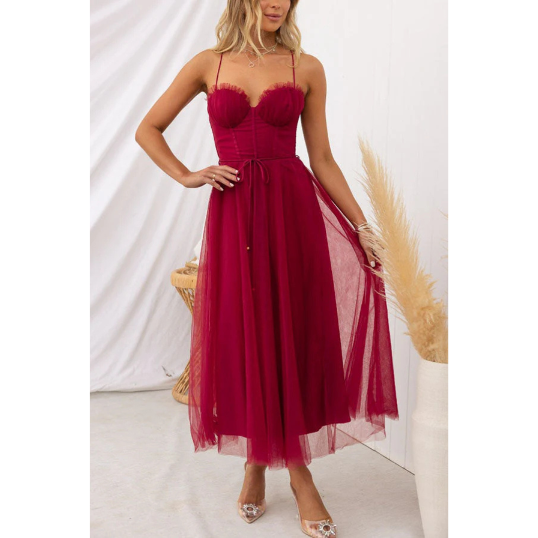 Vestido Midi de Verano con Tirantes Finos y Diseño Moderno y Femenino