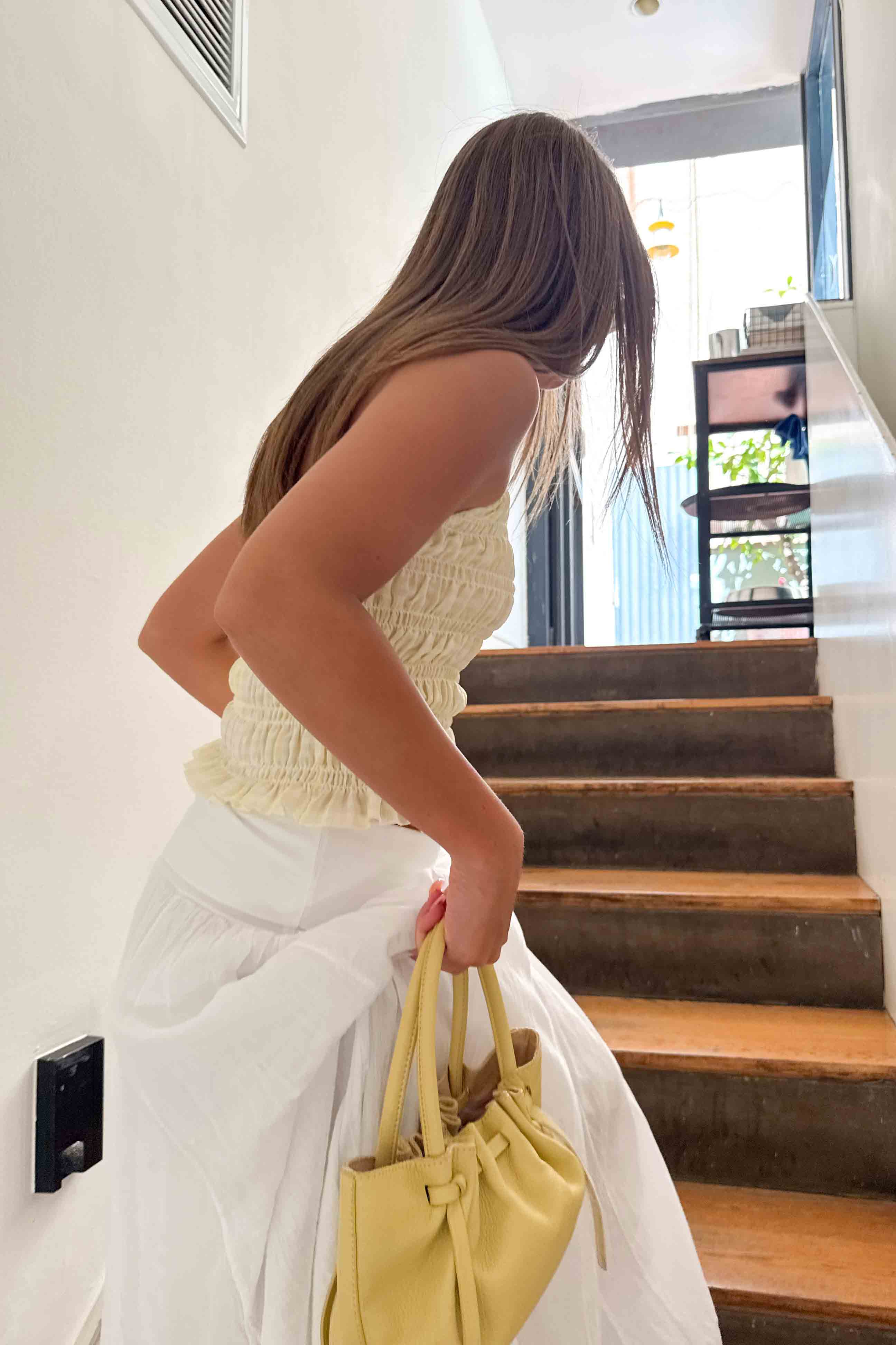 Top Halter Fruncido Amarillo con Cuerpo Nido de Abeja