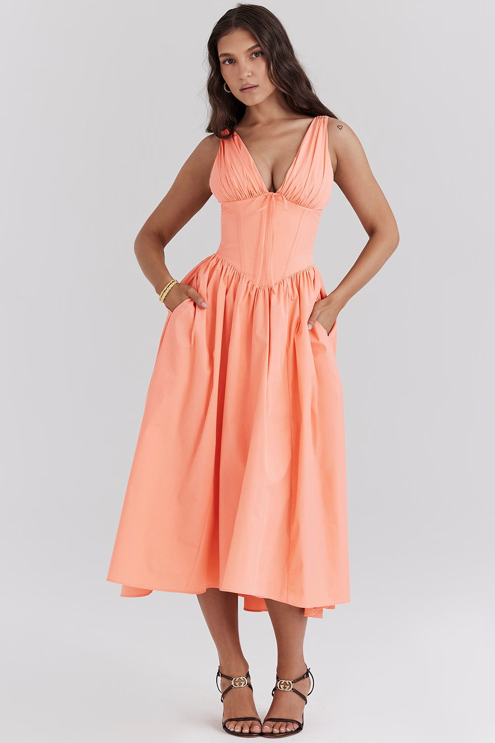 Vestido Midi Floral con Corte Fluido y Estampado Atemporal