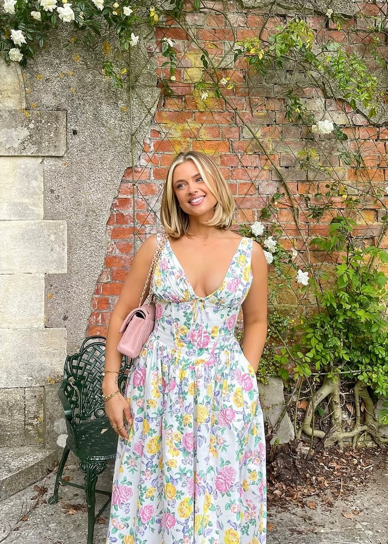 Vestido Midi Floral con Corte Fluido y Estampado Atemporal