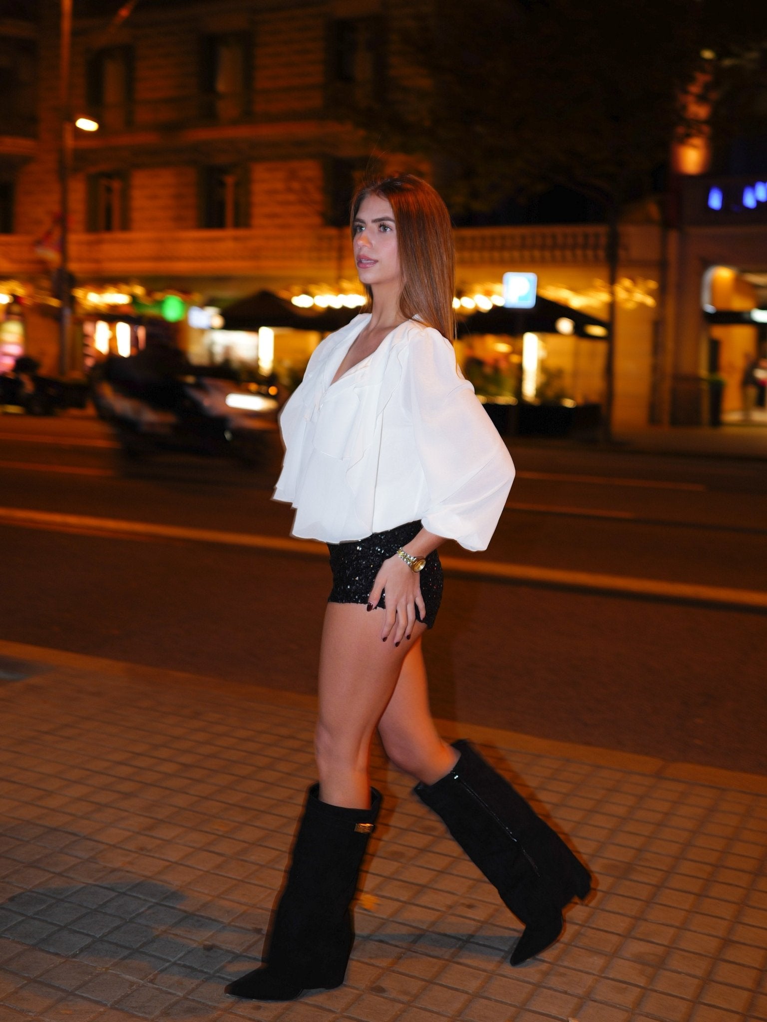 Blusa Blanca Romántica con Volantes y Mangas Abullonadas