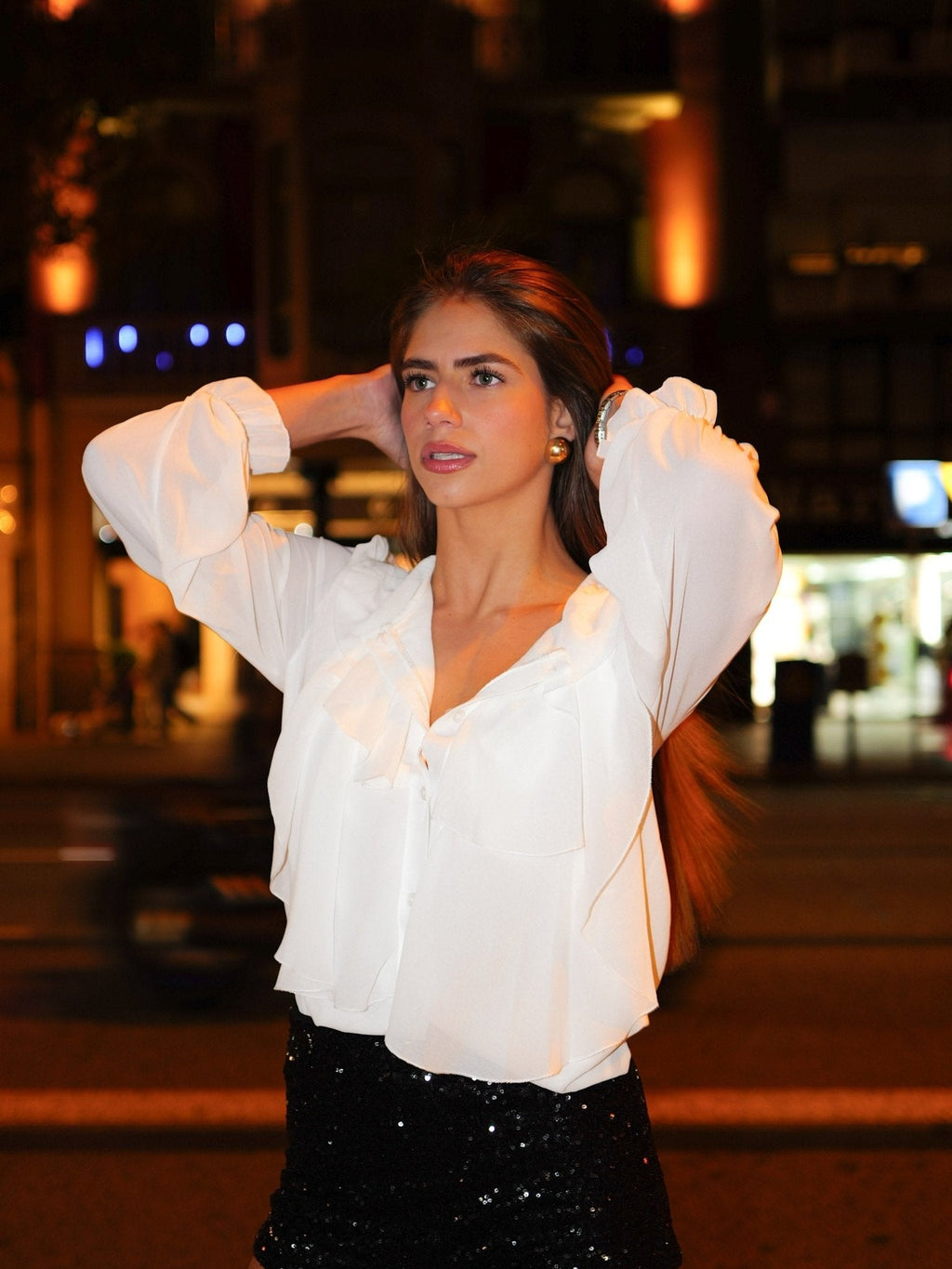 Blusa Blanca Romántica con Volantes y Mangas Abullonadas