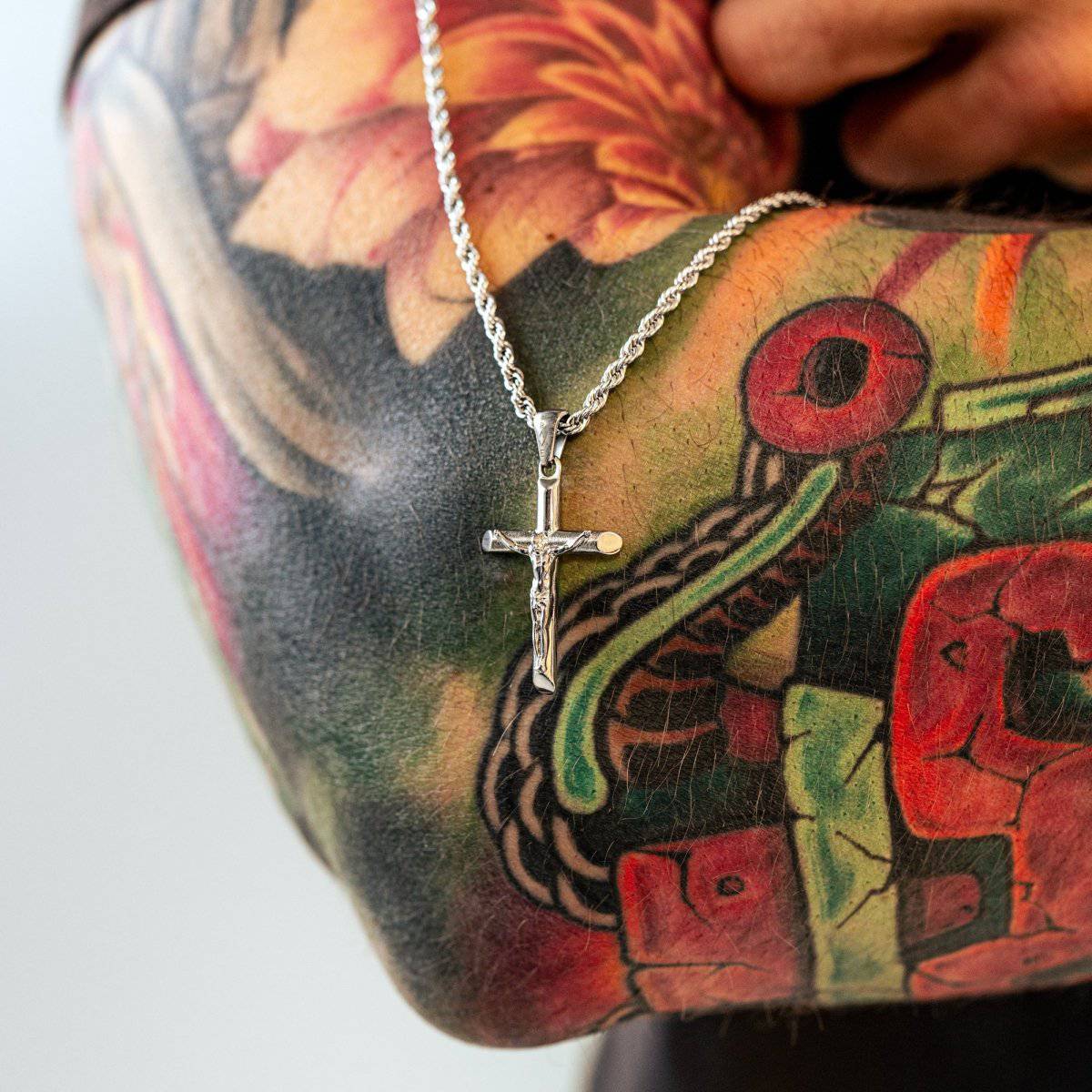 Collar Hombre BRAVE Cruz Jesucristo