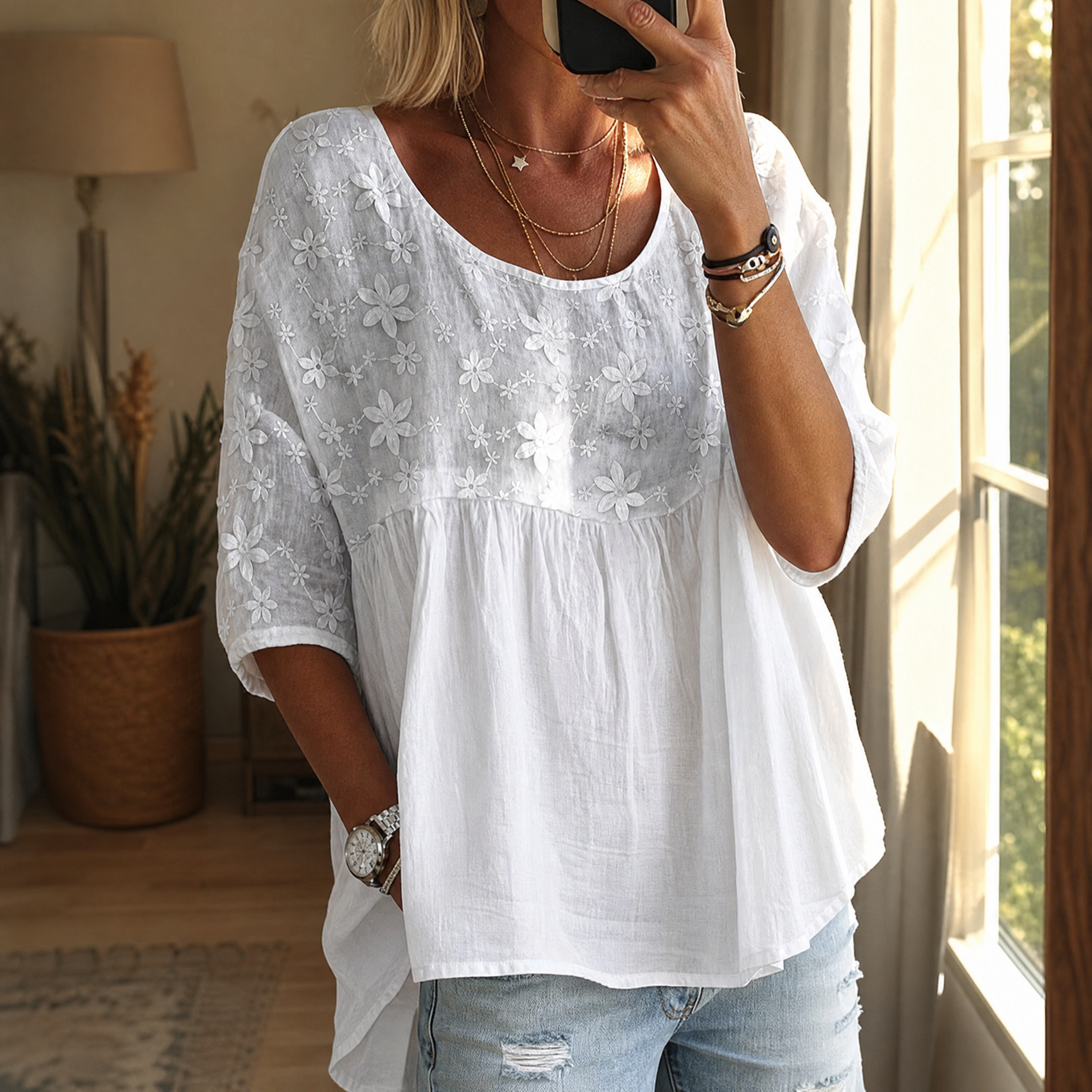 Blusa Bordada de Corte Peplum