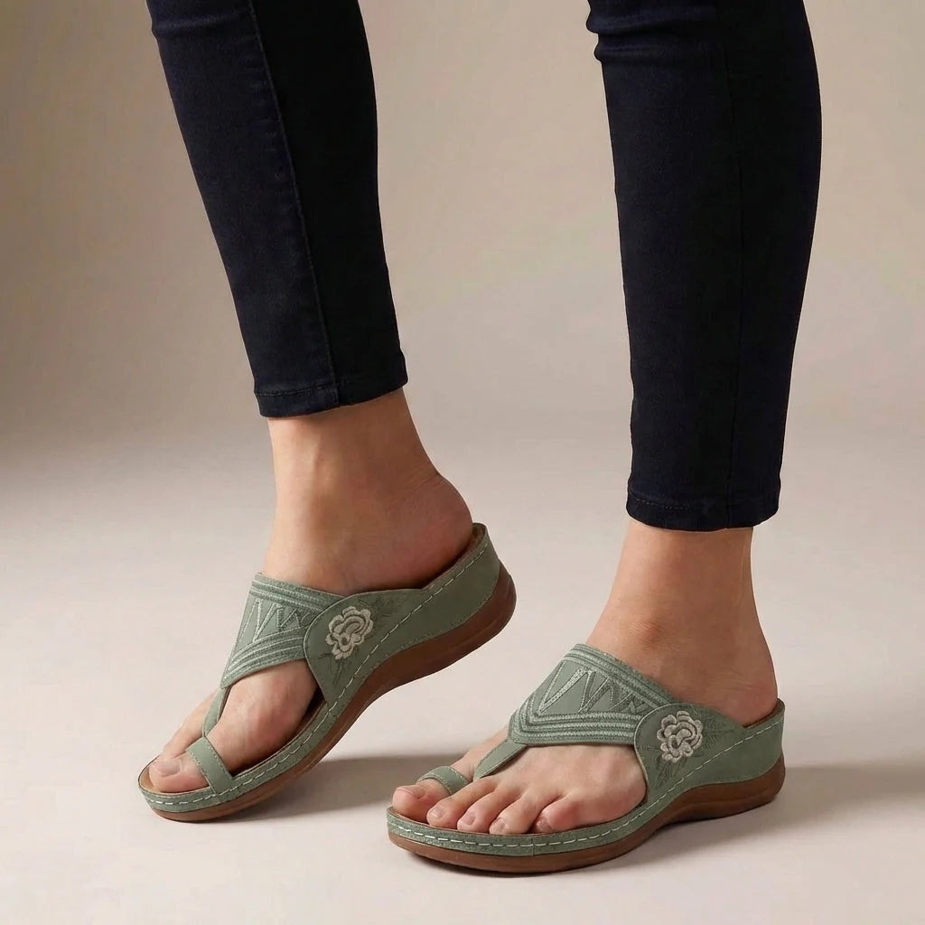 Sandalias Cuña Bordadas
